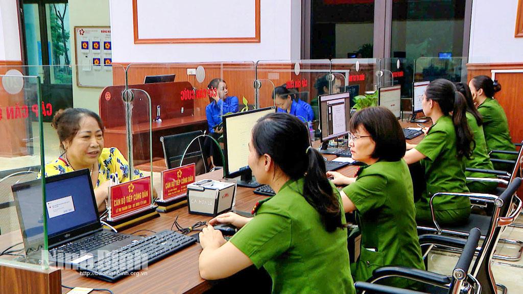 Công an tỉnh Ninh Bình mở rộng 59 điểm thực hiện thủ tục cấp Căn cước cho công dân.