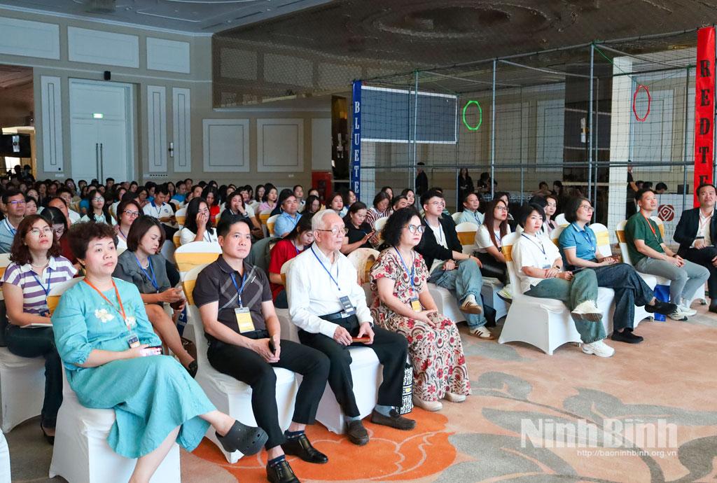 Các đại biểu dự hội thảo.