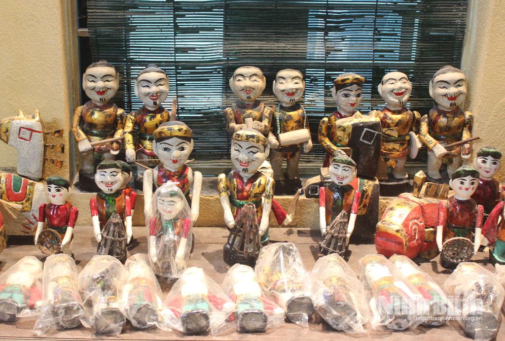 Những con rối tại “Nhà hát múa rối Ánh Dương” sẵn sàng trước giờ biểu diễn.