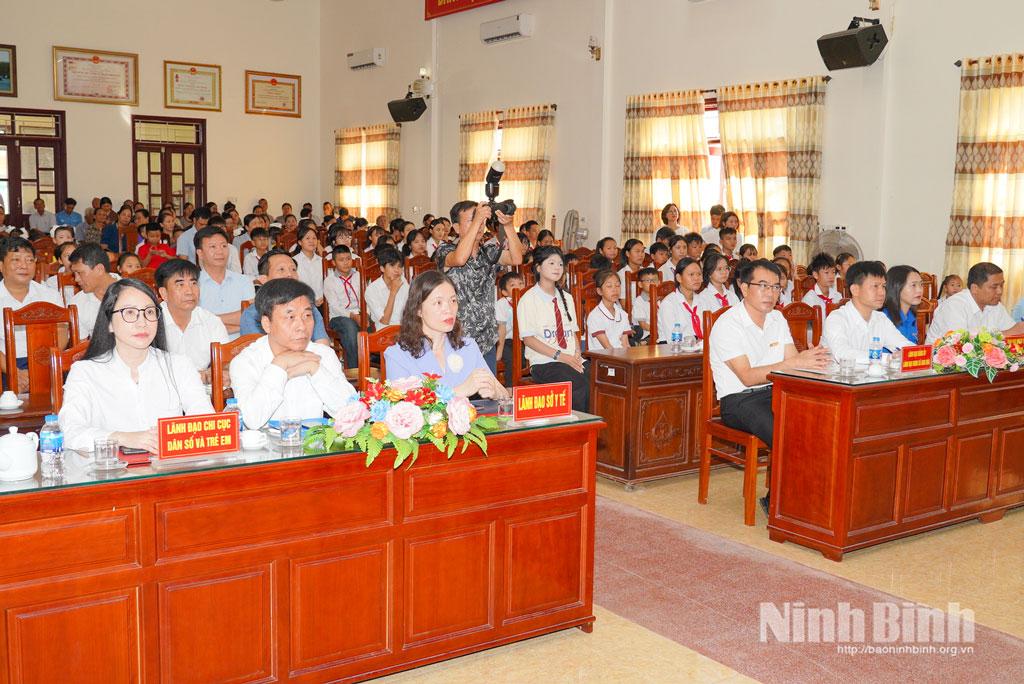 Các đại biểu dự chương trình toạ đàm.