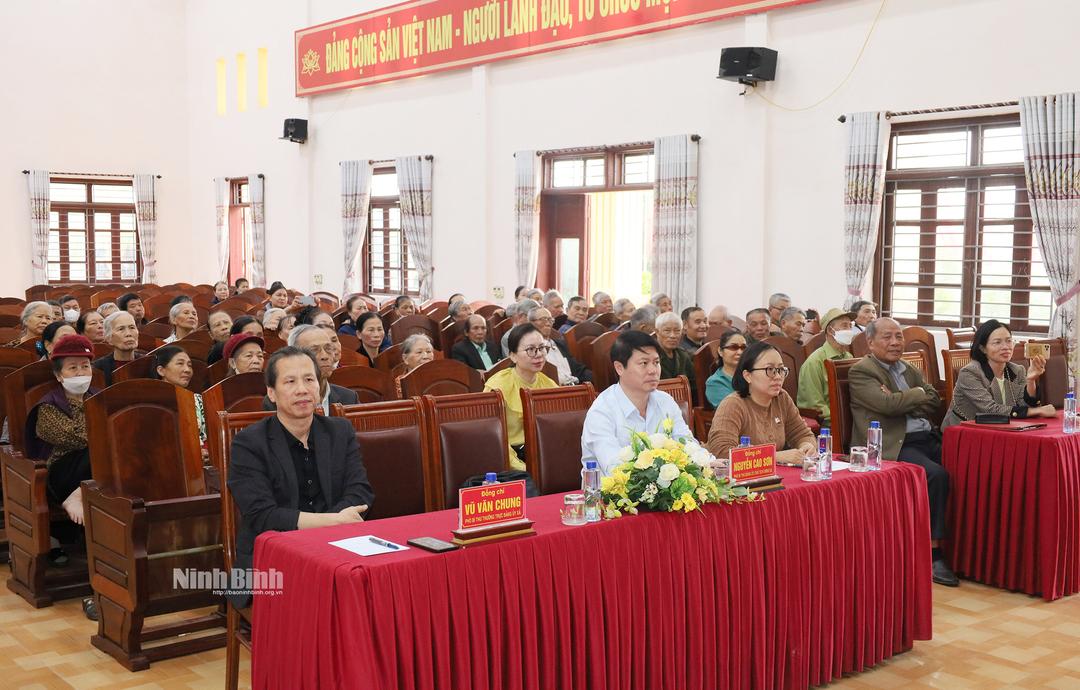 Các đại biểu dự hội nghị.