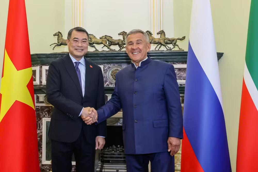 Thủ tướng Lê Minh Hưng và người đứng đầu Cộng hòa Tatarstan R.Minnikhanov. (Ảnh: NHẬT BẮC)