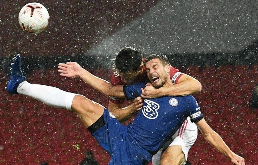 Premier League: M.U-Chelse bất phân thắng bại, Liverpool lên tốp 2