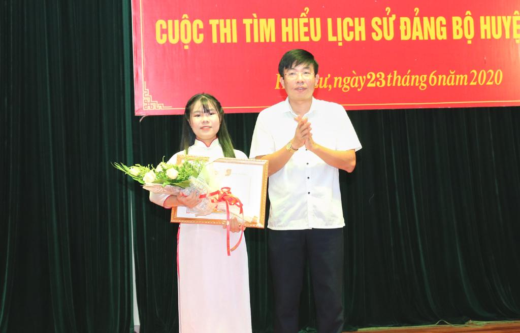 Hơn 3.000 bài tham gia Cuộc thi "Tìm hiểu lịch sử Đảng bộ huyện Hoa Lư"