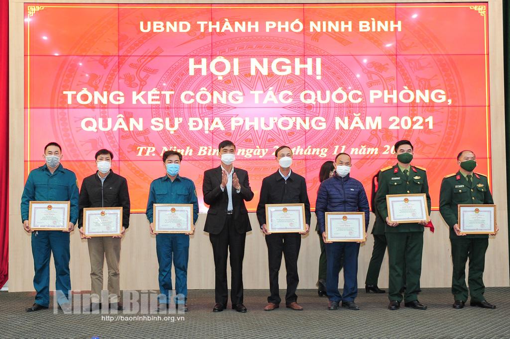 Thành phố Ninh Bình tổng kết công tác quốc phòng, quân sự địa phương năm 2021