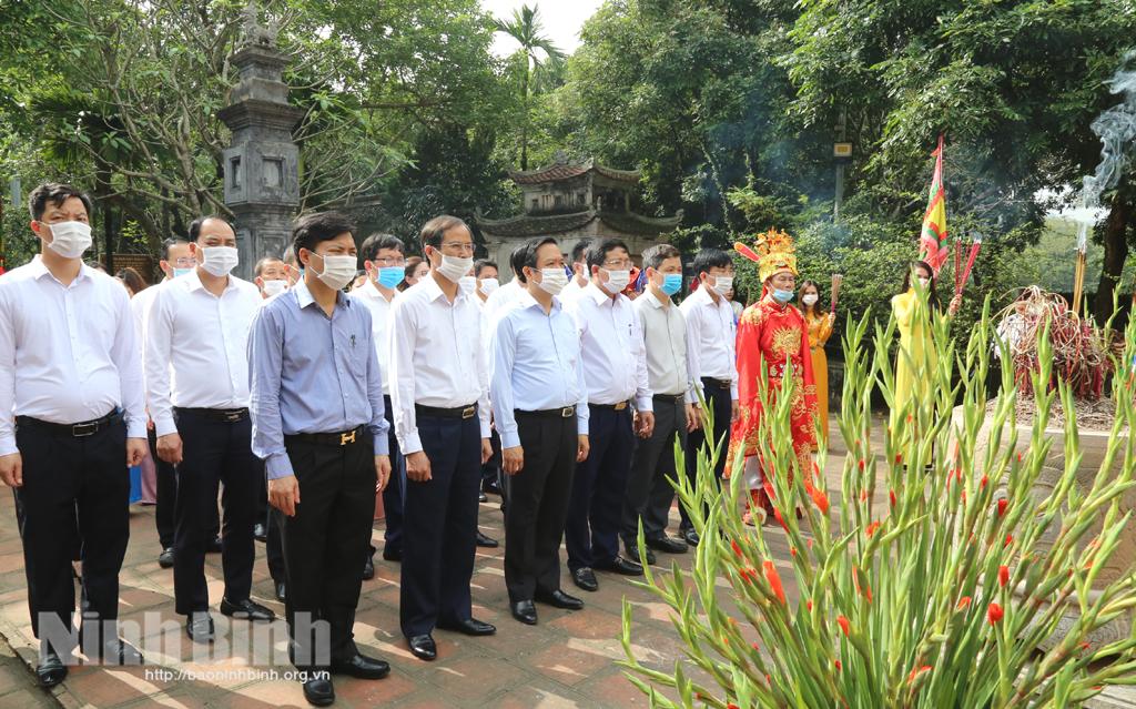 Lễ mở cửa đền Lễ hội Hoa Lư 2021