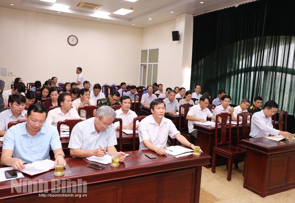 Hội nghị báo cáo viên tháng 4