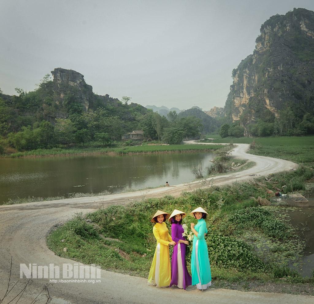 Về miền thương nhớ