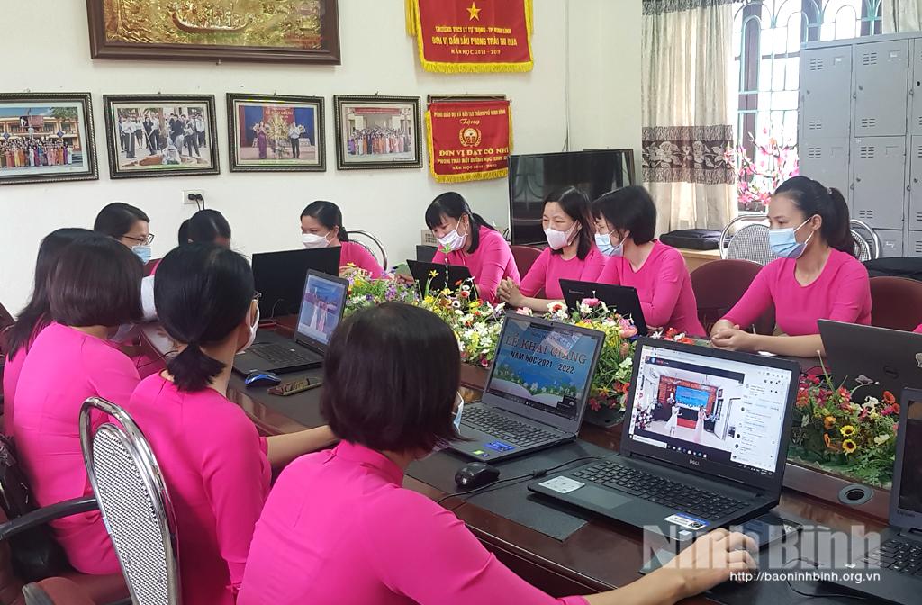 [Video] Lễ khai giảng "đặc biệt"