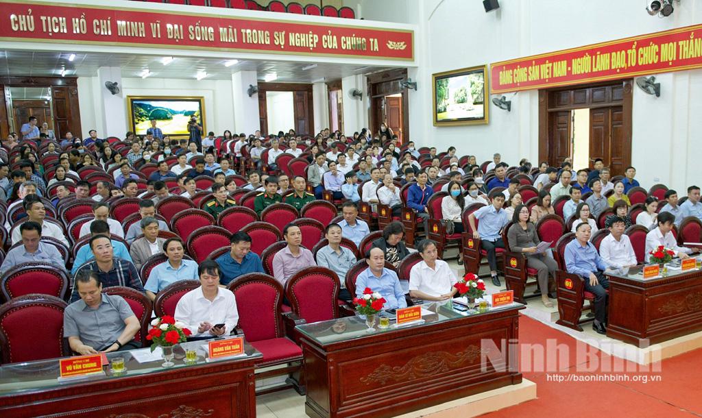 Hoa Lư: Bồi dưỡng cập nhật kiến thức cho cán bộ diện Ban Thường vụ Huyện ủy quản lý năm 2022