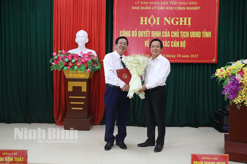 Công bố quyết định bổ nhiệm Trưởng Ban Quản lý các Khu công nghiệp tỉnh