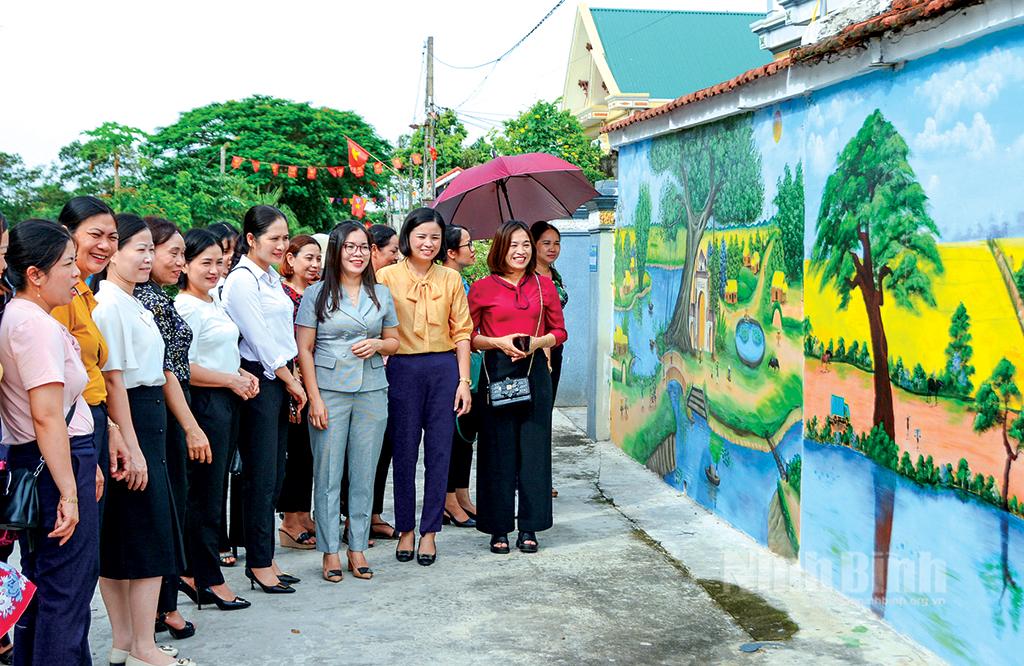 Phát huy truyền thống và khát vọng phát triển, xây dựng người phụ nữ Ninh Bình đáp ứng yêu cầu thời đại mới