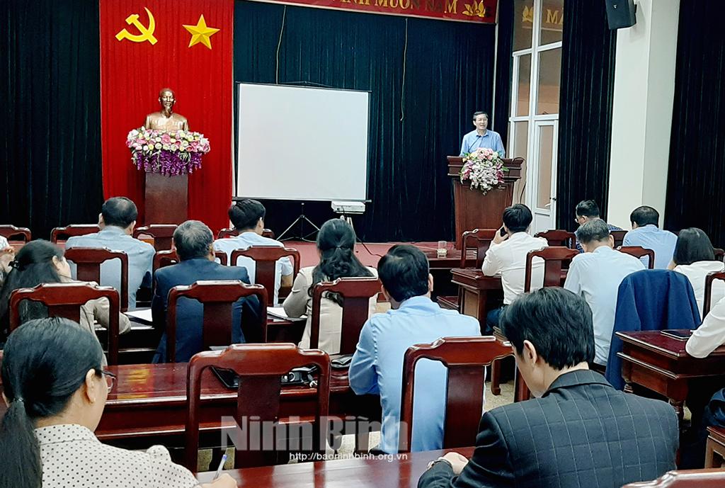 Hội nghị báo cáo viên cấp tỉnh