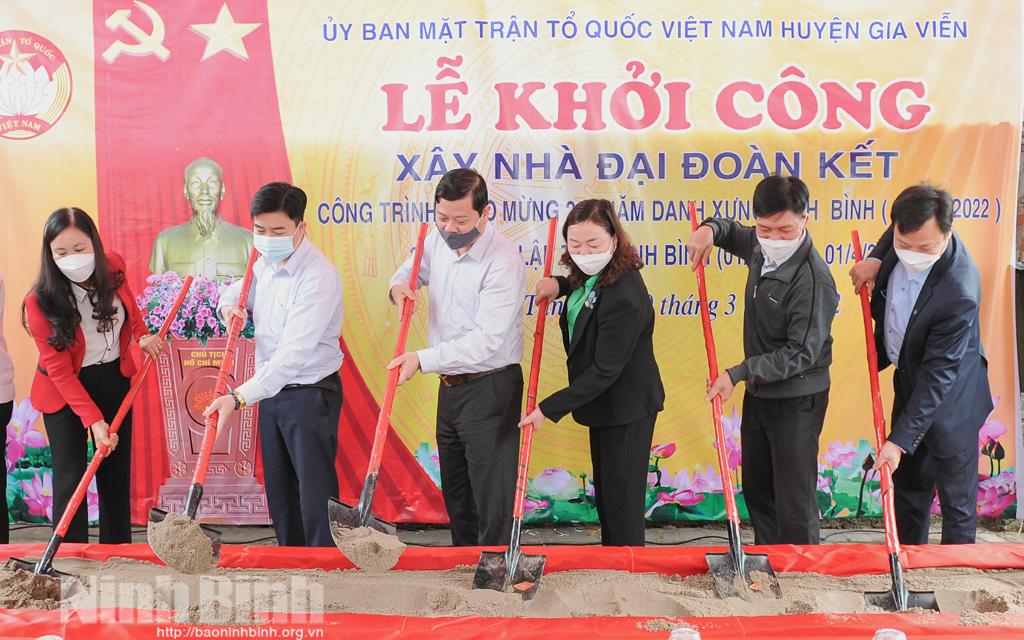 Gia Viễn: Khởi công xây dựng nhà Đại đoàn kết cho hộ nghèo