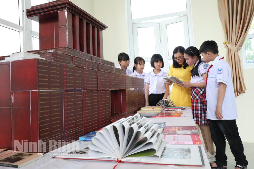 Lan tỏa tình yêu với sách