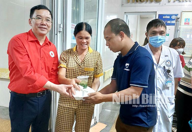 Sống là để yêu thương