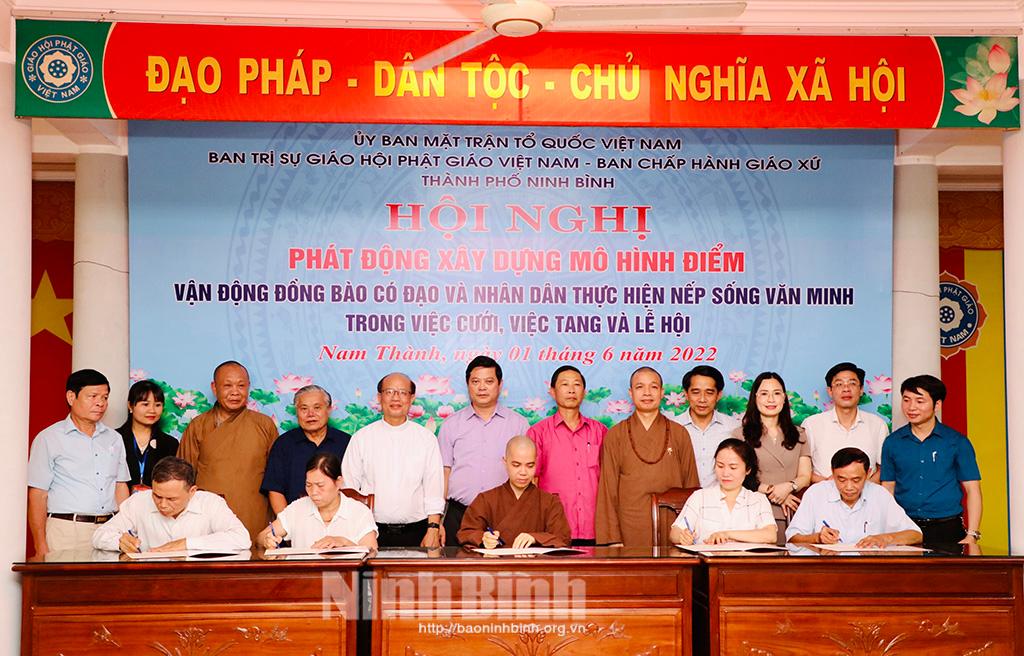 Thành phố Ninh Bình phát động xây dựng mô hình điểm "Vận động đồng bào có đạo và nhân dân thực hiện nếp sống văn minh trong việc cưới, việc tang và lễ hội"