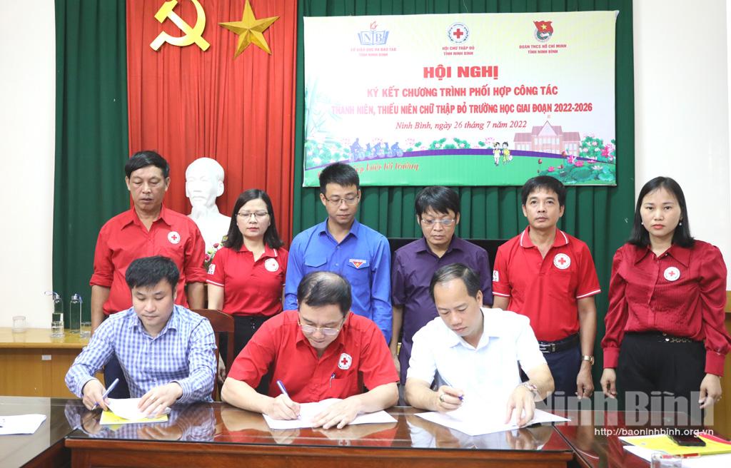 Ký kết chương trình phối hợp công tác thanh niên, thiếu niên chữ thập đỏ trường học và công tác chăm sóc, nâng cao sức khỏe nhân dân