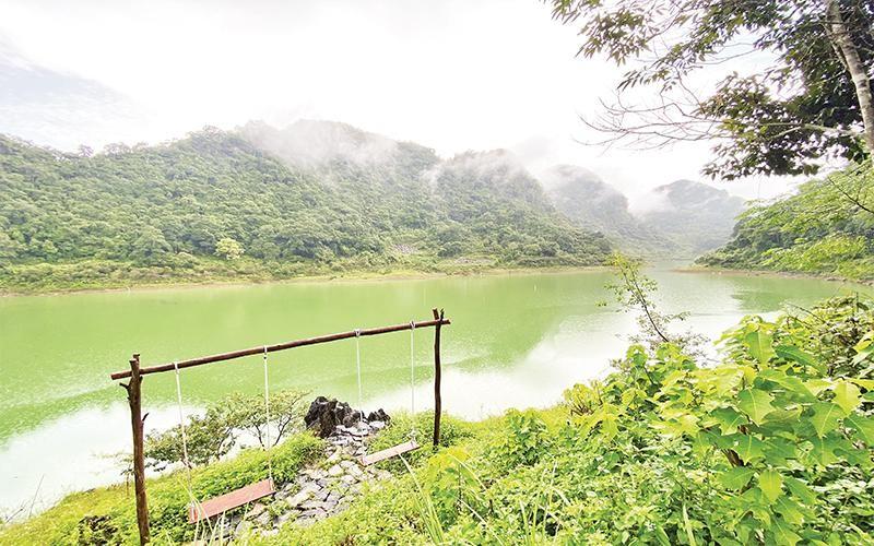 Xanh biếc Thang Hen