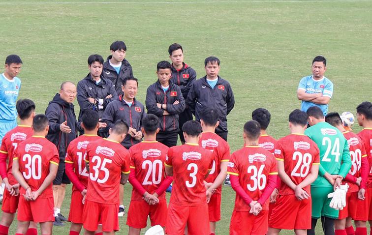 Văn Quyết và Văn Hậu trở lại đội tuyển quốc gia