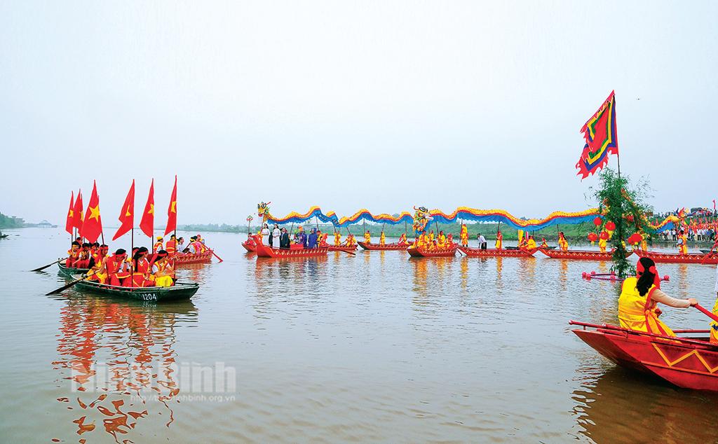 Theo dòng ký ức Hoàng Long