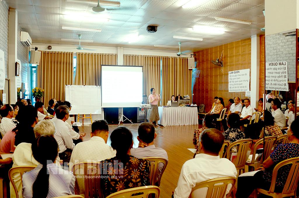 Tập huấn về thành lập, vận hành và quản lý CLB liên thế hệ tự giúp nhau