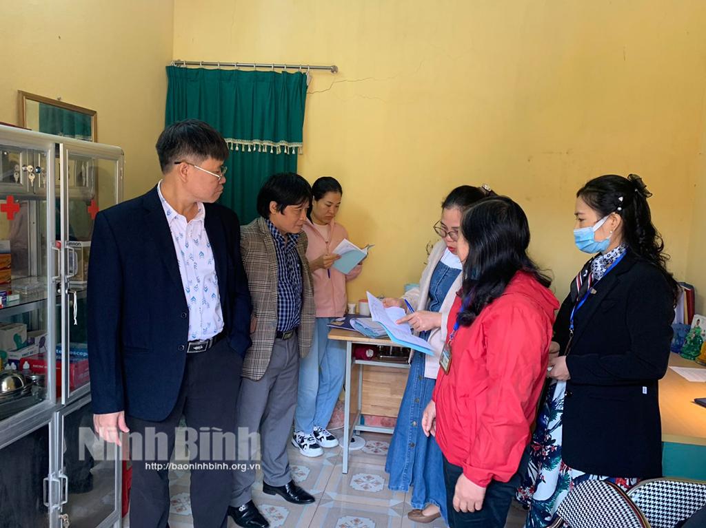 Kiểm tra công tác y tế trường học