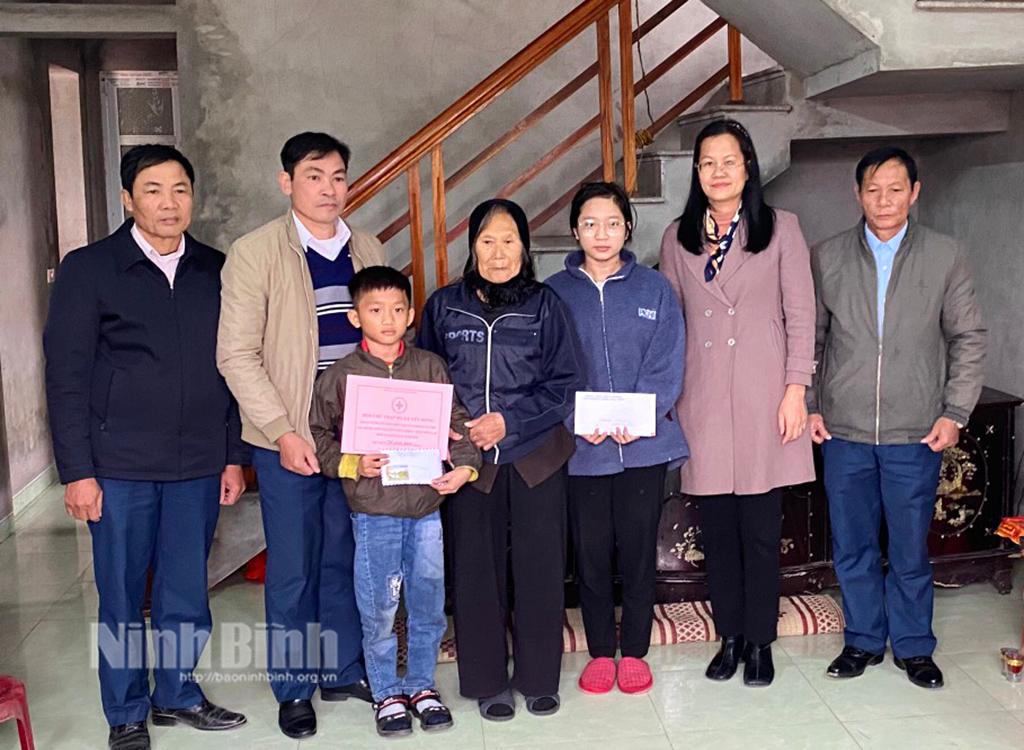 Cầu nối những tấm lòng nhân ái