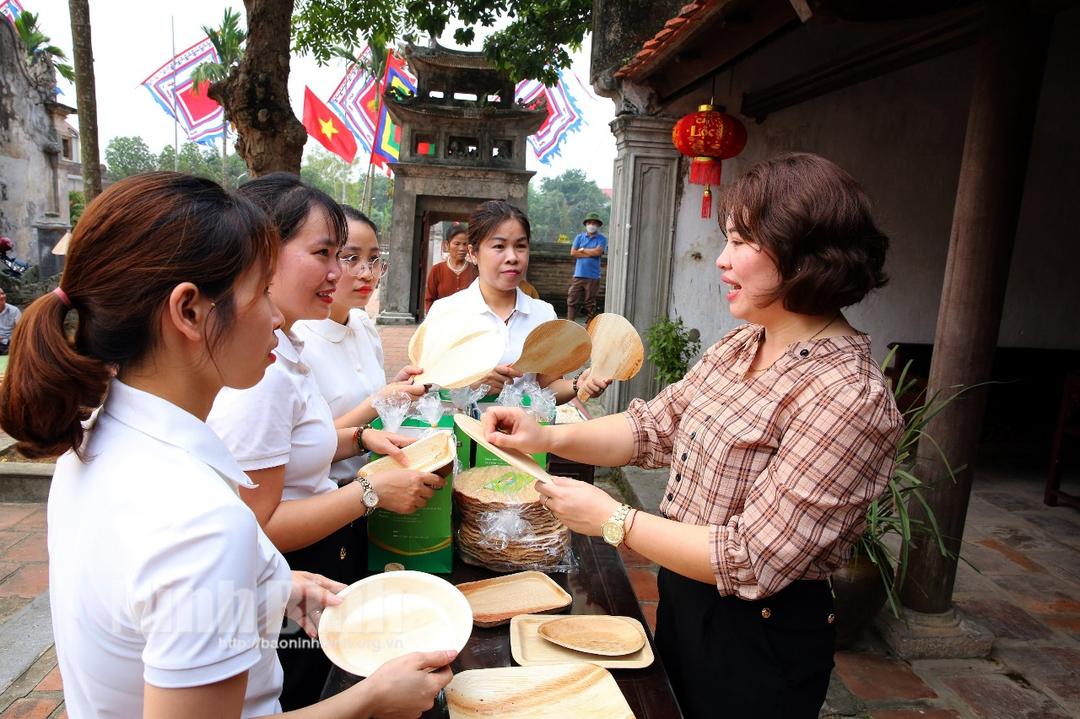 Độc đáo lễ hội Đức Thánh Nguyễn