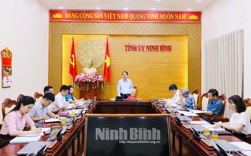 Thảo luận, cho ý kiến hoàn thiện bản thảo sách Lịch sử Đảng bộ tỉnh
