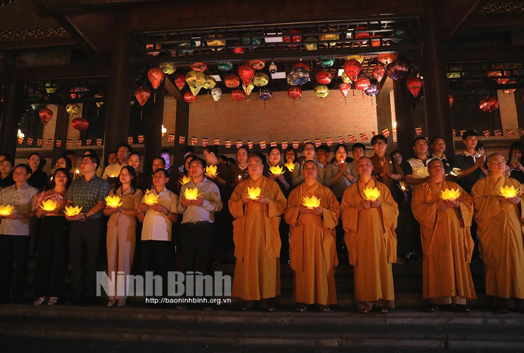 Lễ cầu nguyện quốc thái dân an và thắp nến tri ân các Anh hùng liệt sĩ