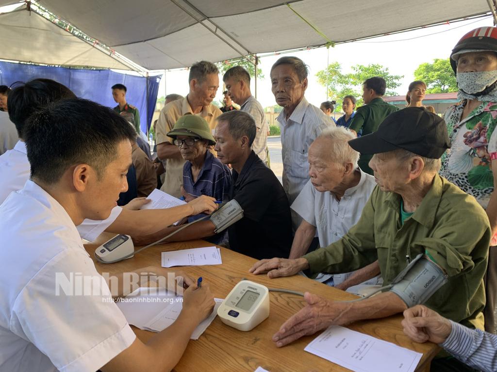 Tháng 7 về nguồn