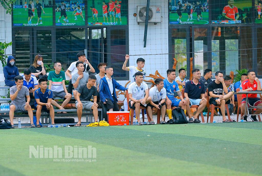 Sôi nổi phong trào bóng đá "phủi"