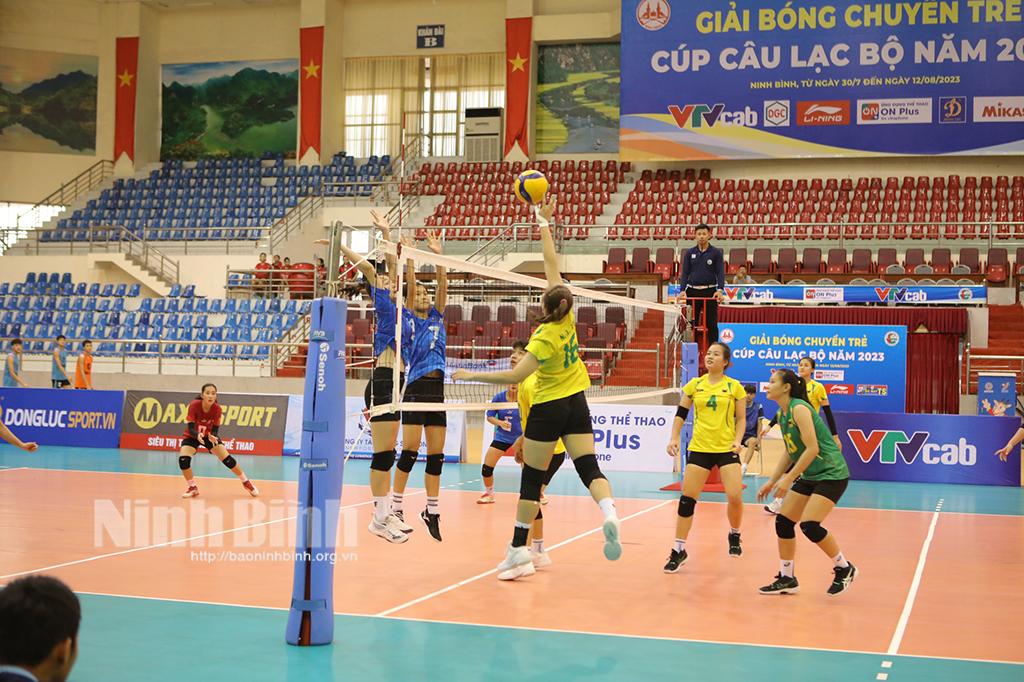 Giải bóng chuyền trẻ Cúp CLB năm 2023: Nam chủ nhà nối dài mạch chiến thắng