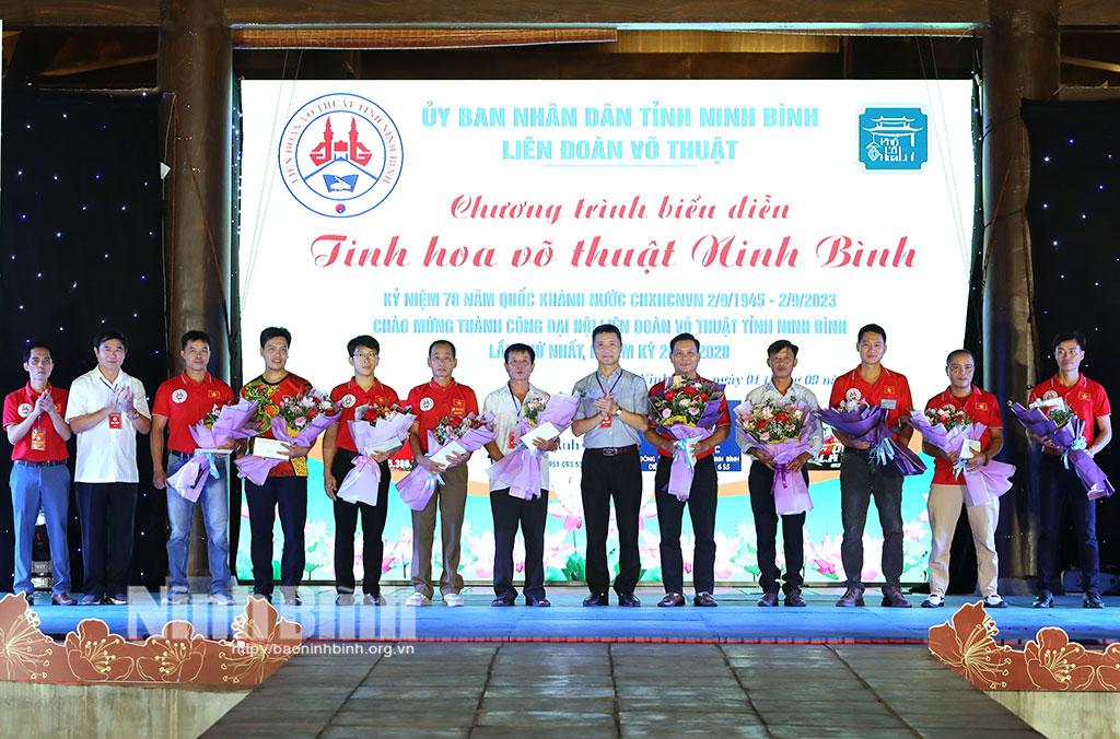Biểu diễn tinh hoa võ thuật Ninh Bình tại phố cổ Hoa Lư