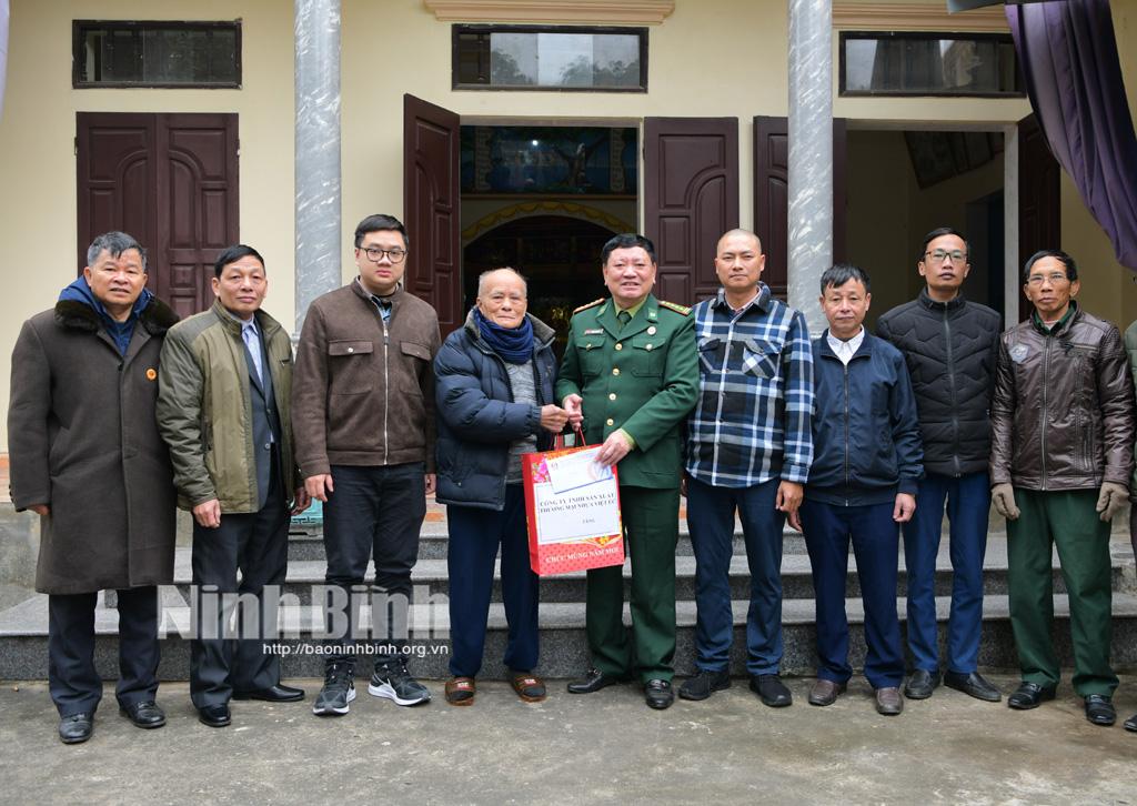 Hội Cựu chiến binh tỉnh thăm, chúc Tết các gia đình cựu chiến binh tại huyện Nho Quan, Gia Viễn