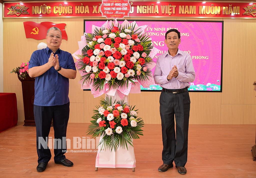 Công bố quyết định thành lập Chi bộ HTX Dịch vụ nông nghiệp Yên Phong