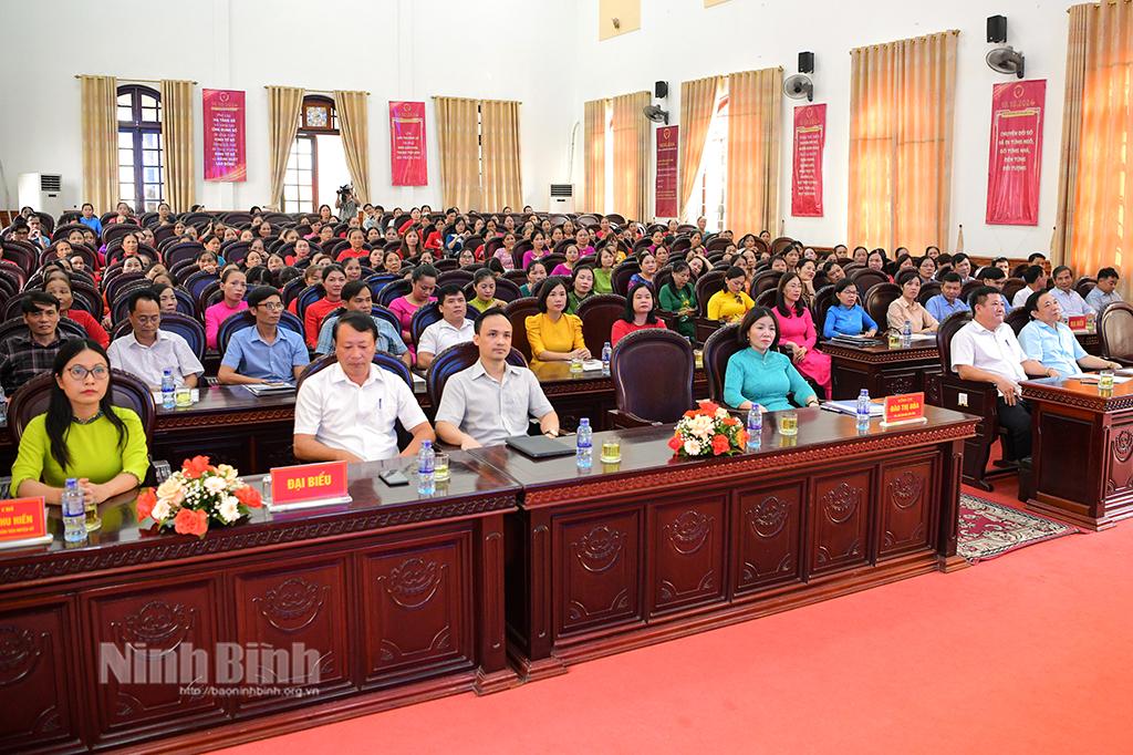 Thường trực Huyện ủy Yên Mô đối thoại với cán bộ, hội viên phụ nữ