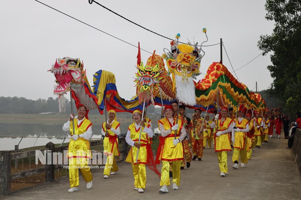 Lễ hội truyền thống động Hoa Lư