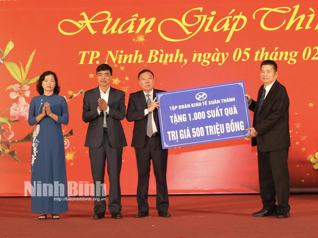 Thành phố Ninh Bình tổ chức chương trình "Tết ấm yêu thương"