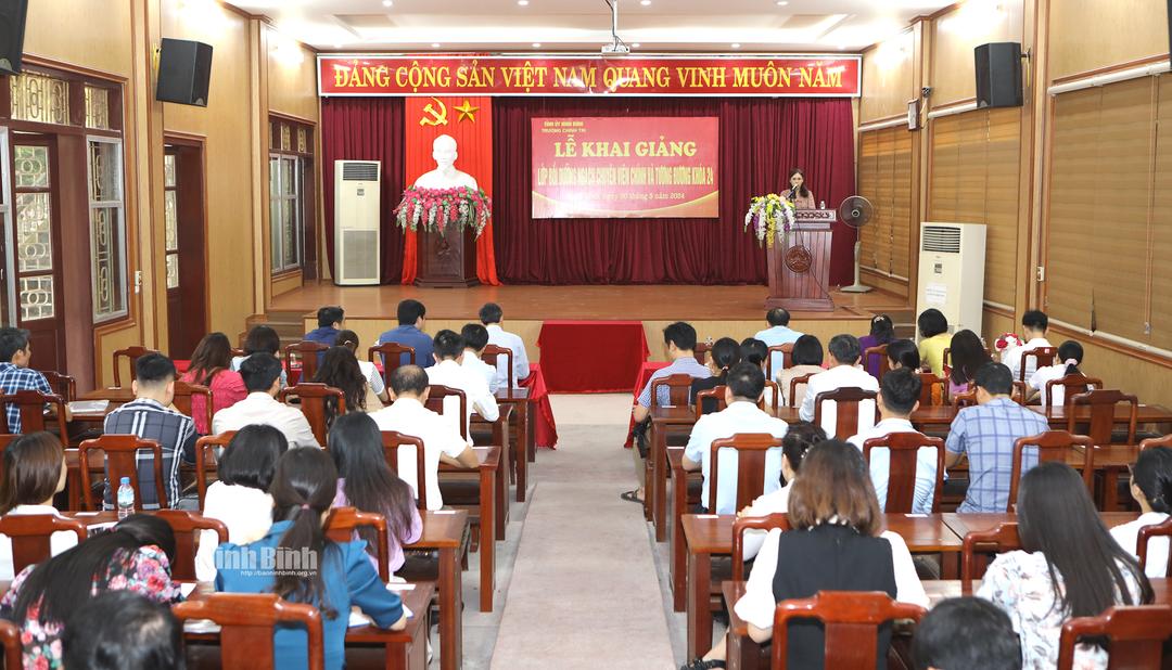 Khai giảng Lớp Bồi dưỡng ngạch chuyên viên chính và tương đương K24