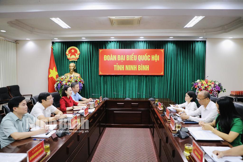 Ủy ban Thường vụ Quốc hội tổ chức chất vấn và trả lời chất vấn các thành viên Chính phủ