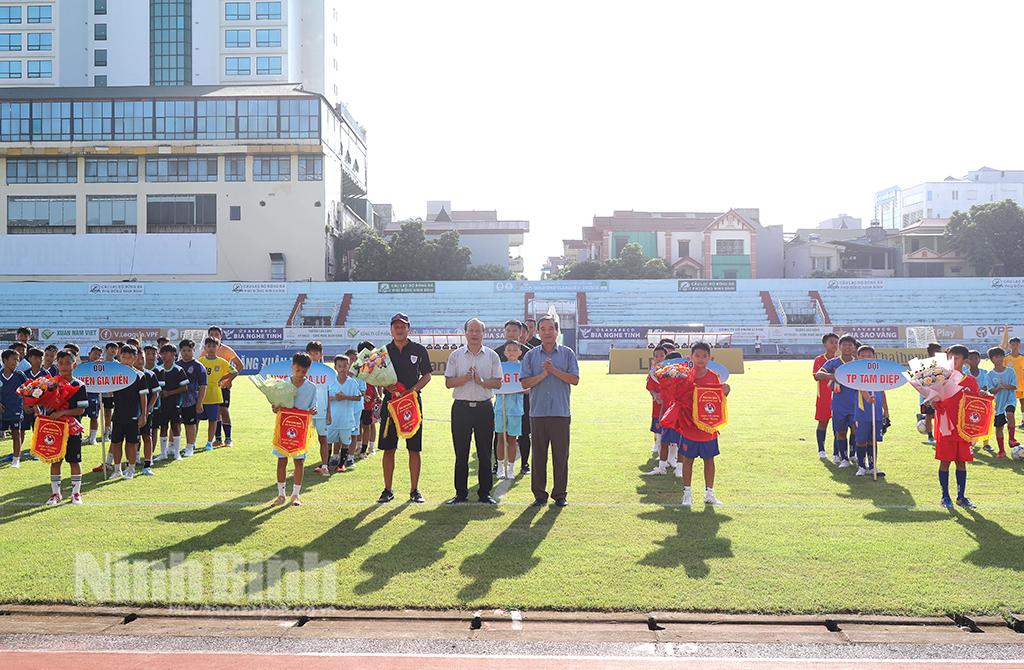 Khai mạc Giải bóng đá nhi đồng Cúp Phát thanh và Truyền hình tỉnh Ninh Bình lần thứ 26