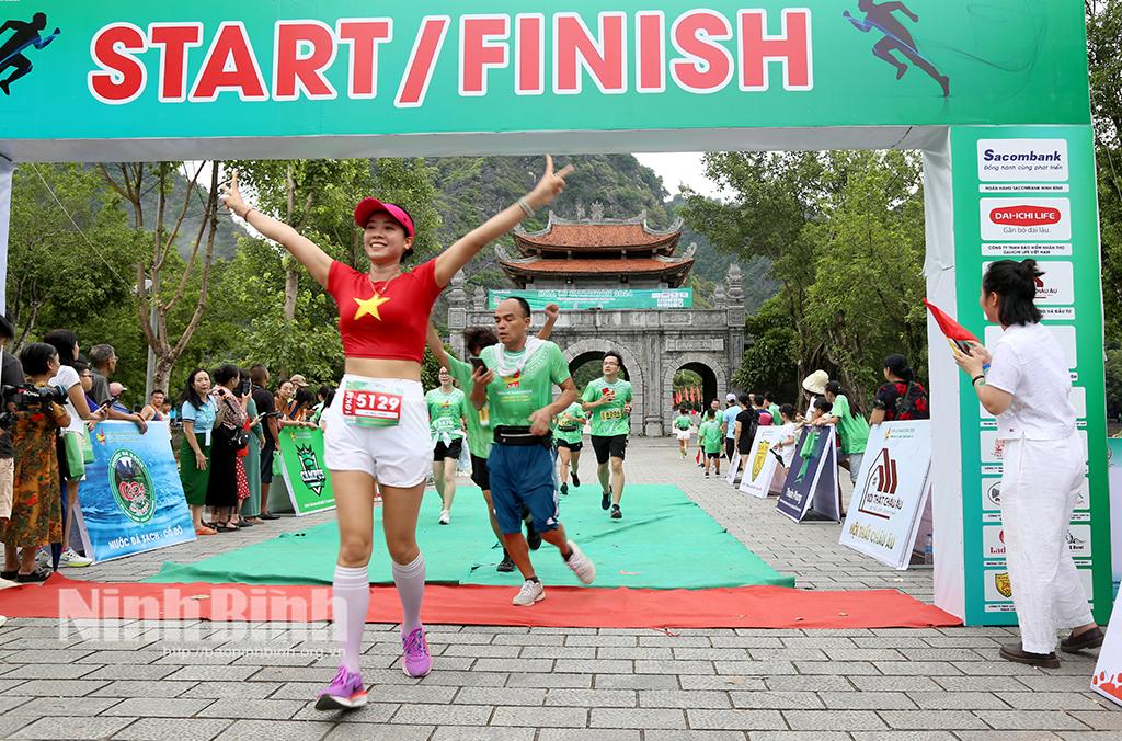 Hơn 1.500 vận động viên tham gia Giải chạy "Hoa Lư Marathon 2024 - Miền đất di sản thiên niên kỷ"