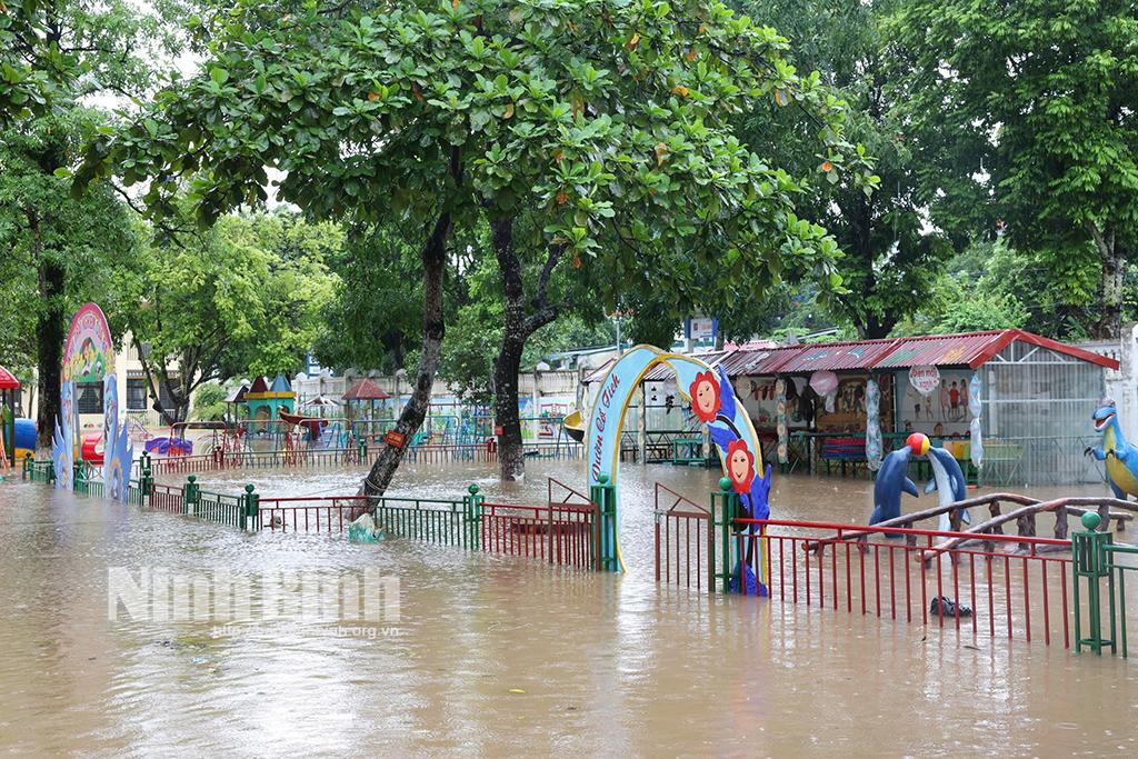 [Video] Nho Quan chủ động khắc phục tình trạng trường lớp ngập lụt