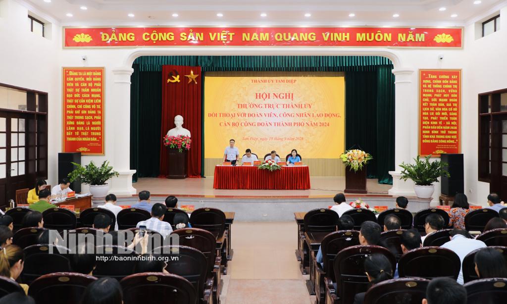 Thường trực Thành ủy Tam Điệp đối thoại với cán bộ, đoàn viên công đoàn, CNVCLĐ thành phố
