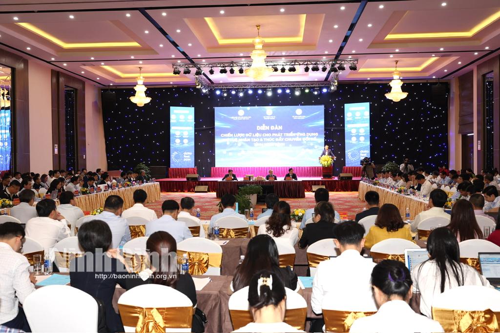 Quang cảnh diễn đàn. Ảnh: Minh Quang