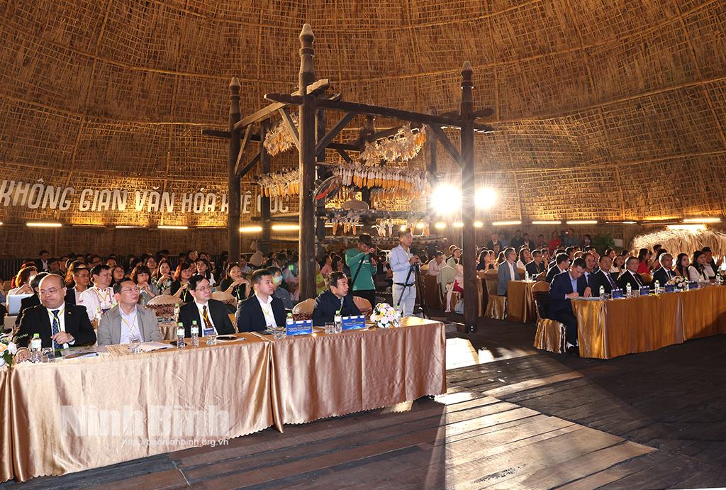 Các đại biểu dự Hội thảo.