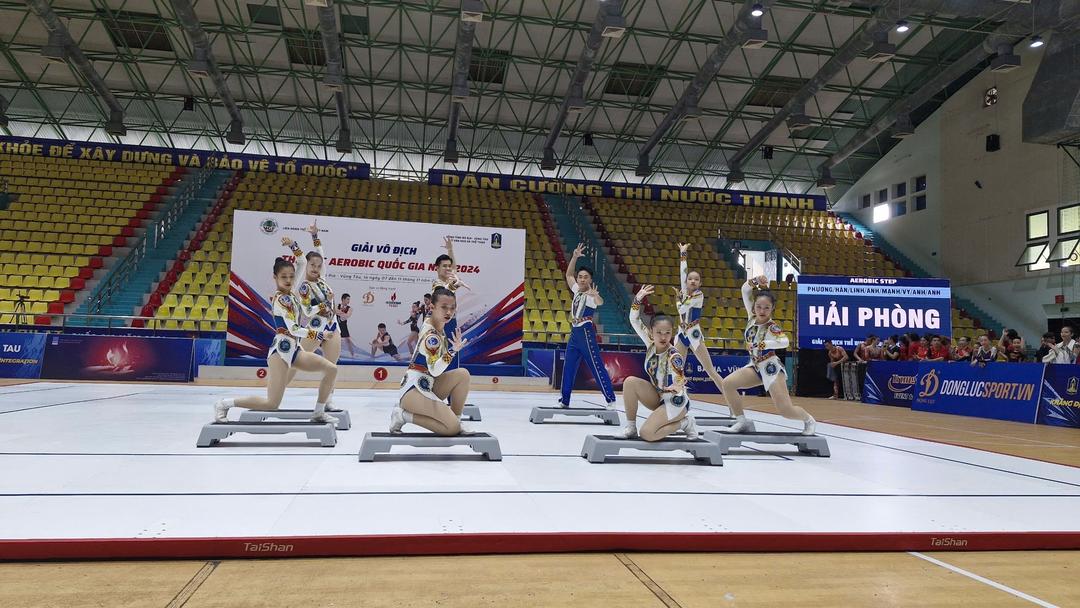 Các vận động viên tranh tài nội dung chung kết.