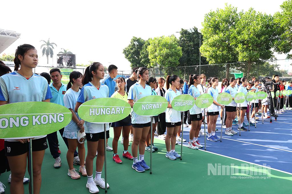 Các đoàn vận động viên tham gia giải.